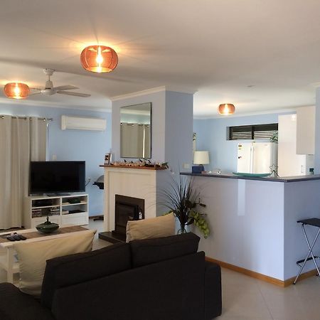 Salty Air Apartments Kingscote Kangaroo Island Exterior foto